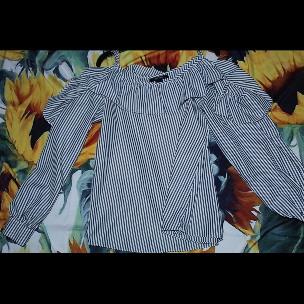 Cuffed sleeves stripped blouse